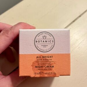 BOTANICS All Bright hydrating night cream